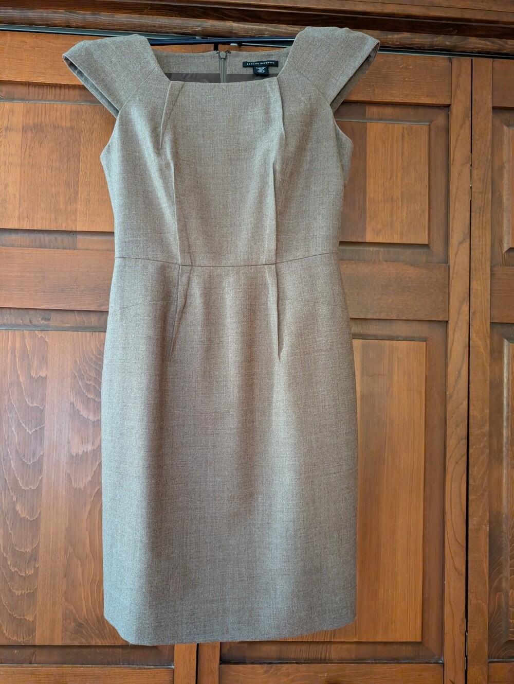 Banana Republic 4P Sheath Dress
